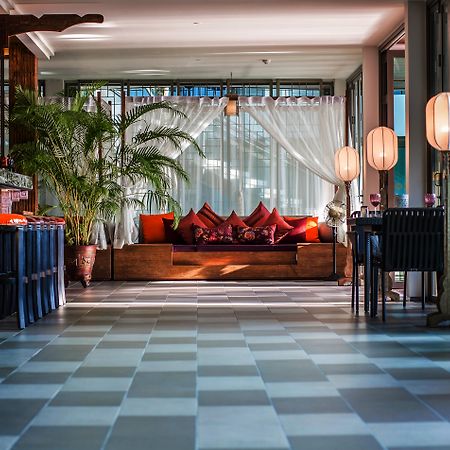 Fusion Suites Phuket Patong Exterior foto The lobby of the hotel