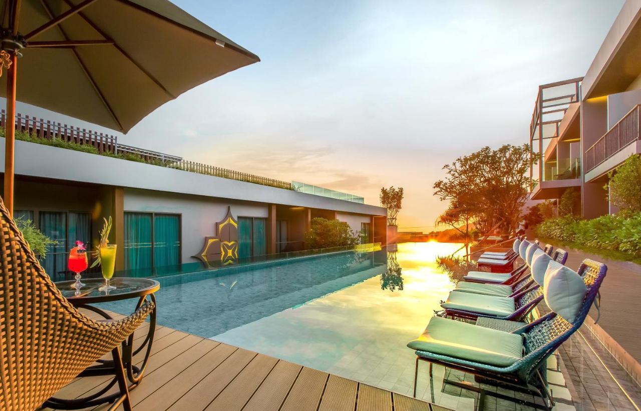 Fusion Suites Phuket Patong Exterior foto The pool at the hotel