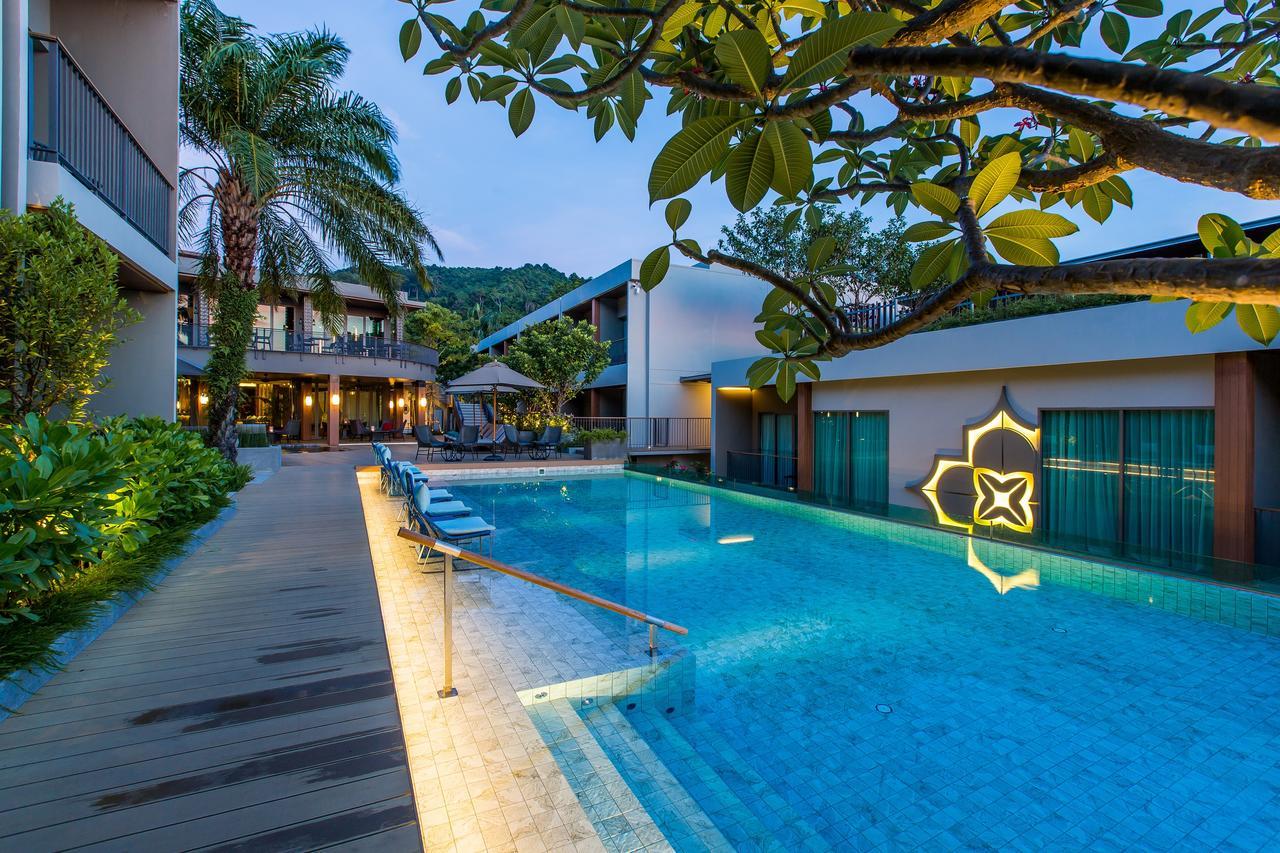 Fusion Suites Phuket Patong Exterior foto The swimming pool at the hotel